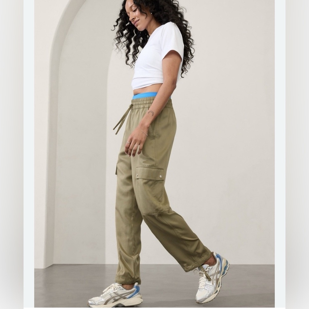 Athleta Celestial High Rise Utility Pant Size XL Olive jogger pants B066 - Picture 13 of 13